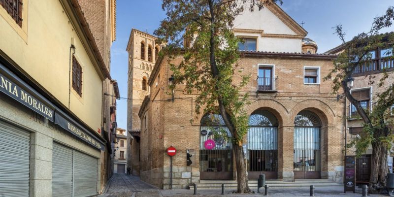 Entrada a Santo Tomé, Toledo, España, donde se puede encontrar una famosa pintura de El Grecco